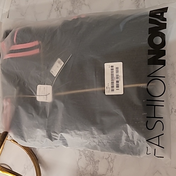 SEQUIN PANT SET- BLACK SIZE LARGE - Picture 8 of 8